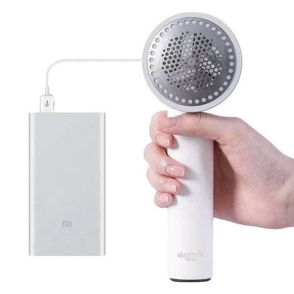 Зарядка машинки для удаления катышков Xiaomi Deerma DEM-MQ811 Пример зарядки машинки для удаления катышков Xiaomi Deerma DEM-MQ811