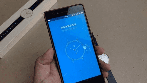 Процесс синхронизации умных часов Mijia Quartz Watch со смартфоном