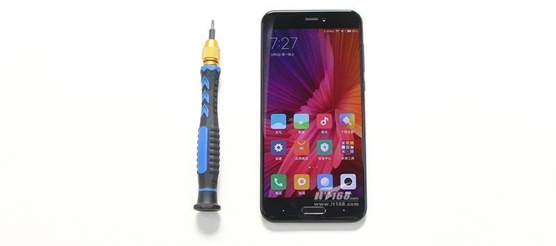 Разобранный Mi 5C Разобранный Mi 5C