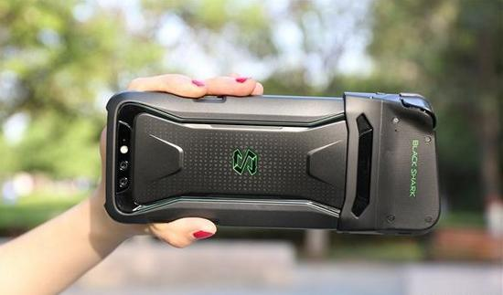 Тыльная сторона телефона Xiaomi Black Shark Вид на тыльную сторону смартфона Сяоми Black Shark