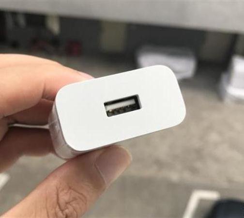 Зарядное устройство на Xiaomi Mi 6 Зарядное устройство на Xiaomi Mi 6