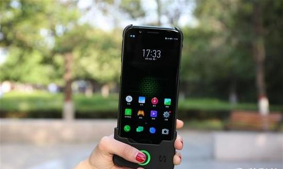 Геймпад в Xiaomi Black Shark Игровой геймпад в телефоне Ксиаоми Black Shark